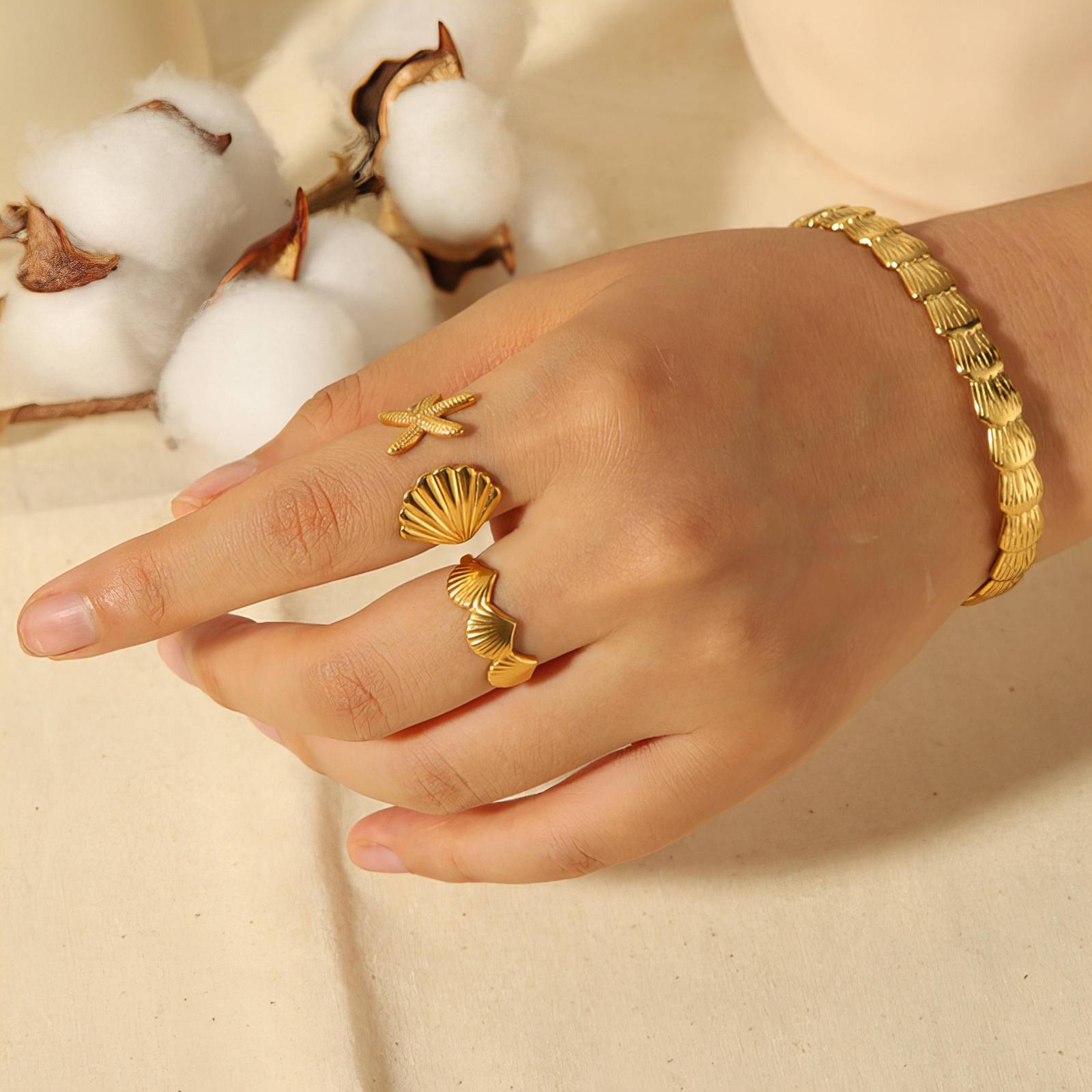 Elegant 18K Gold Plated Shells Bracelet